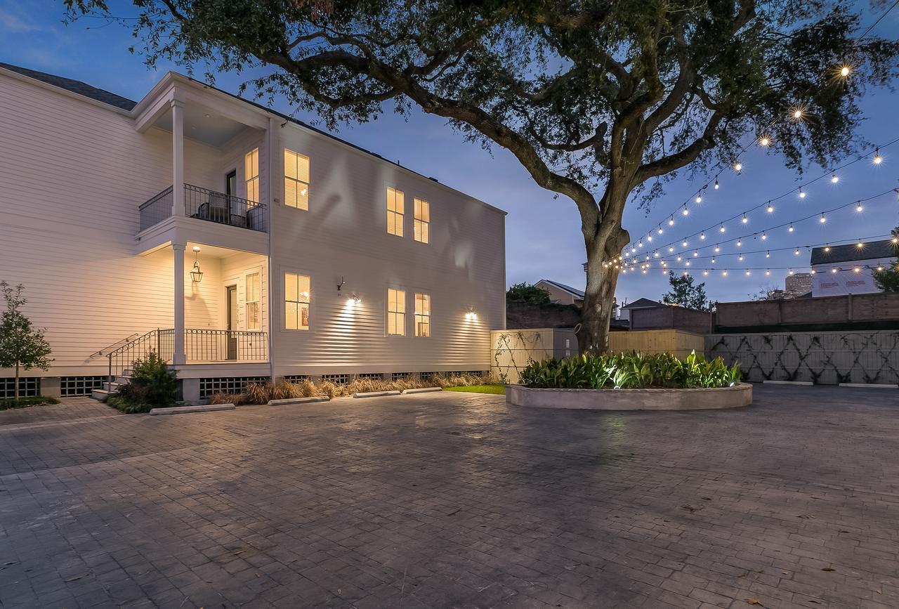 Modern 2Br On Carondelet By Hosteeva Apartment New Orleans Exterior photo